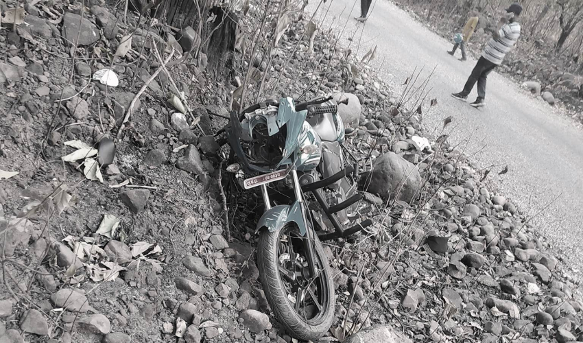 कञ्चनपुर वेदकोट चोरपानीमा मोटरसाइकल दुर्घटनामा एक शिक्षकको मृुत्यु